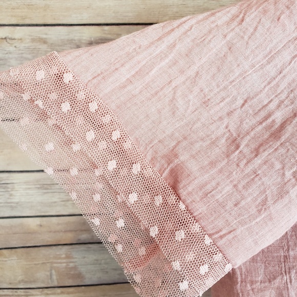 Beautiful Lace Aplique Top - Picture 4 of 4